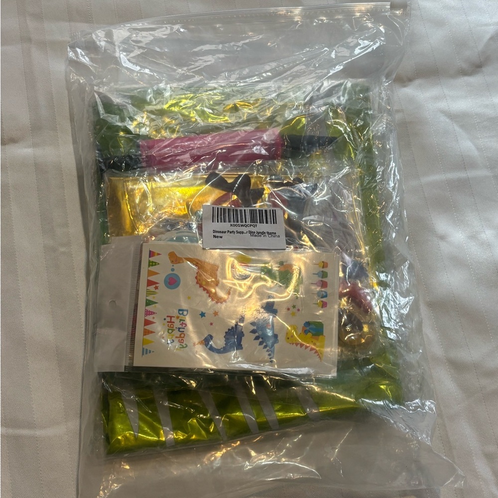Dino Party Supplies/Dino Jungle Theme (NWT)